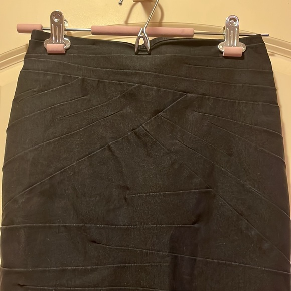 Dynamite skirt - Picture 3 of 3